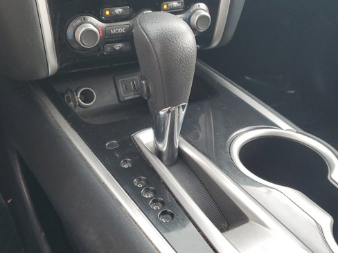 Used 2020 Nissan Pathfinder S image 28