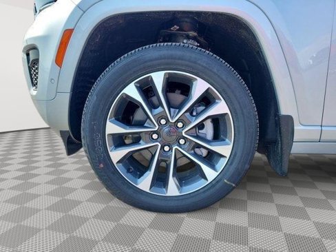 New 2023 Jeep Grand Cherokee Overland w/ Rear Seat Video Group I image 14