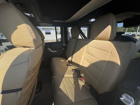 Used 2016 Jeep Wrangler Unlimited Sahara image 10