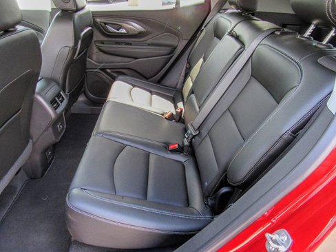 New 2024 GMC Terrain SLT w/ Tech Package image 17