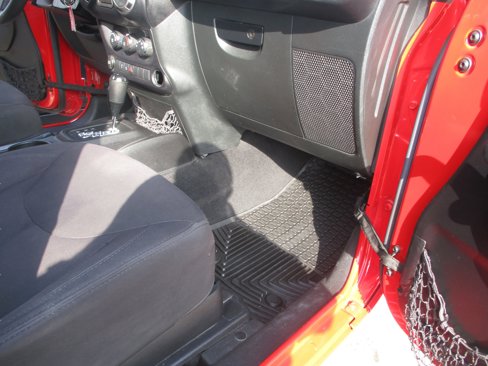 Used 2015 Jeep Wrangler Sport image 24