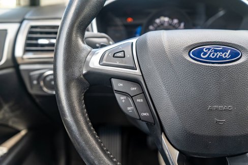 Used 2017 Ford Fusion SE w/ Fusion SE Technology Package image 20