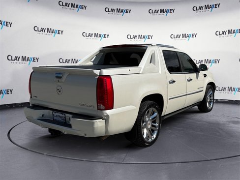 Used 2011 Cadillac Escalade EXT Premium image 5