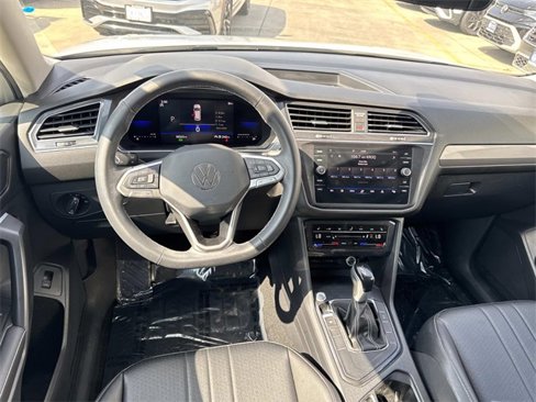Used 2022 Volkswagen Tiguan SE image 8