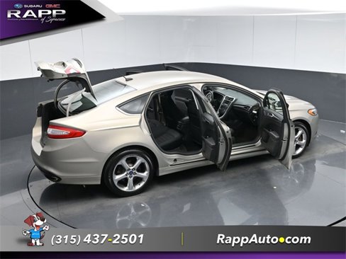Used 2015 Ford Fusion SE w/ Equipment Group 201A image 32