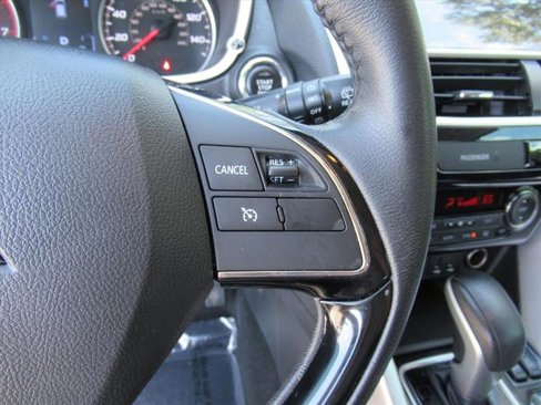 Used 2020 Mitsubishi Eclipse Cross SE image 18