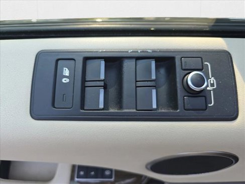 Used 2016 Land Rover Range Rover Sport HSE image 28