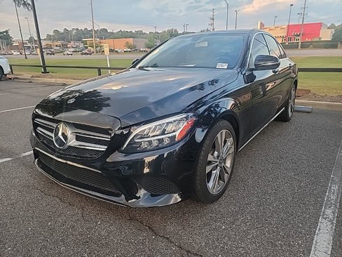 Used 2019 Mercedes-Benz C 300 Sedan image 2
