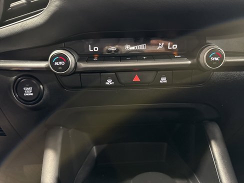 Used 2022 MAZDA MAZDA3 s image 38
