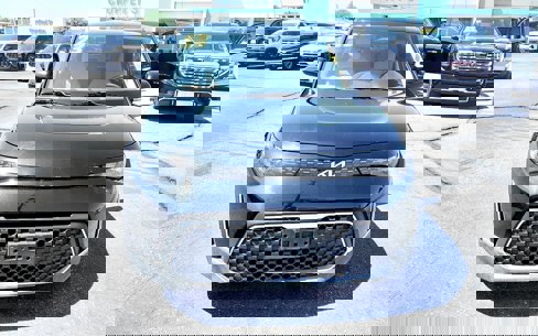 Used 2023 Kia Soul LX image 2