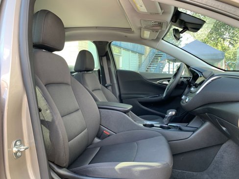 Used 2024 Chevrolet Malibu LT image 36