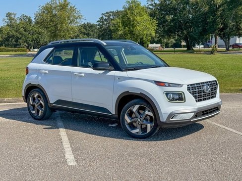Used 2022 Hyundai Venue Limited w/ Cargo Package image 1