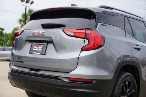 Used 2021 GMC Terrain SLE w/ Elevation Edition image 5