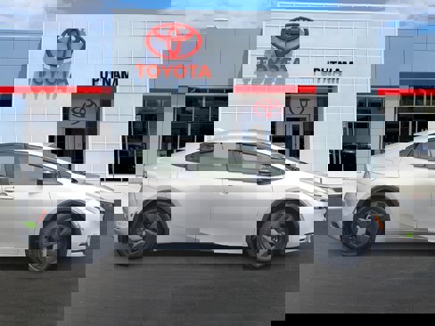 Used 2023 Toyota Prius Prime SE image 3
