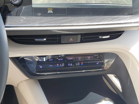 Used 2022 Buick Envision Essence w/ Safety Package image 28