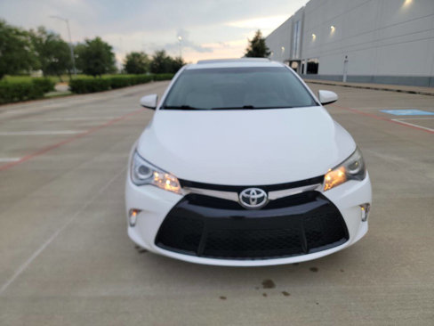 Used 2017 Toyota Camry SE image 2