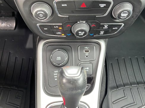 Used 2020 Jeep Compass Latitude w/ Popular Equipment Group image 17
