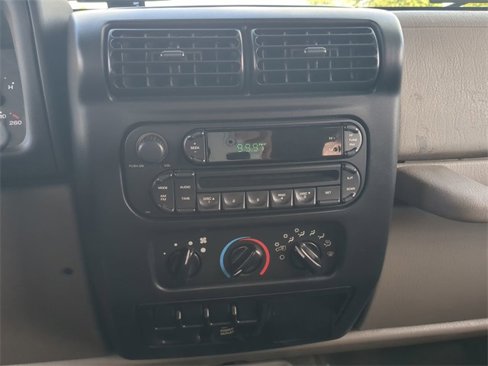 Used 2005 Jeep Wrangler X image 17