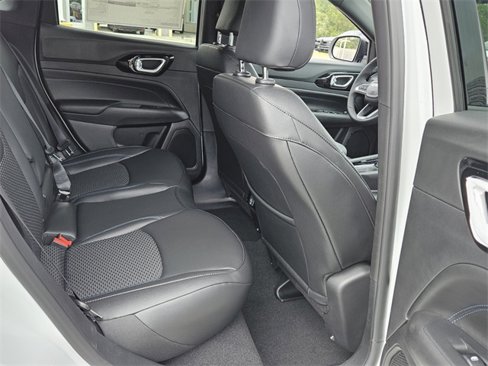 New 2026 Jeep Compass Latitude image 15