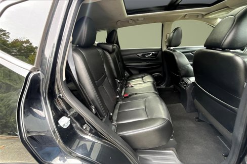 Used 2019 Nissan Rogue SL w/ Premium Package image 23