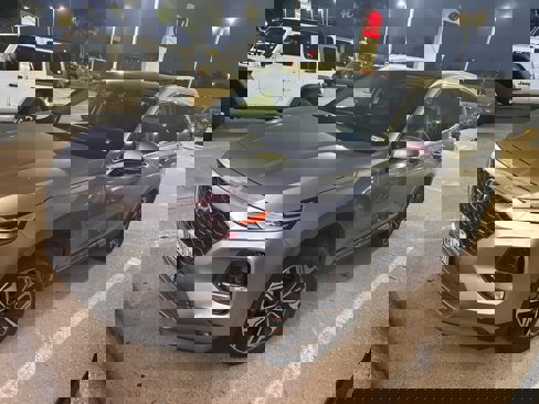 Used 2020 Hyundai Santa Fe SEL image 1