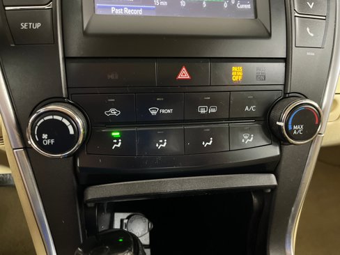 Used 2015 Toyota Camry LE image 14