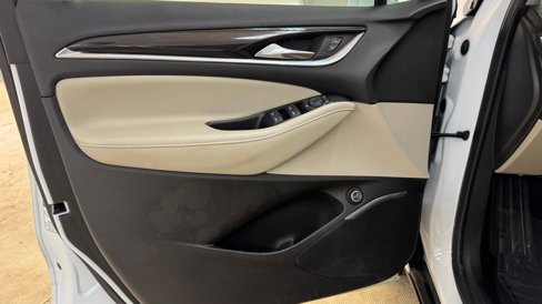 Used 2019 Buick Enclave Essence image 38