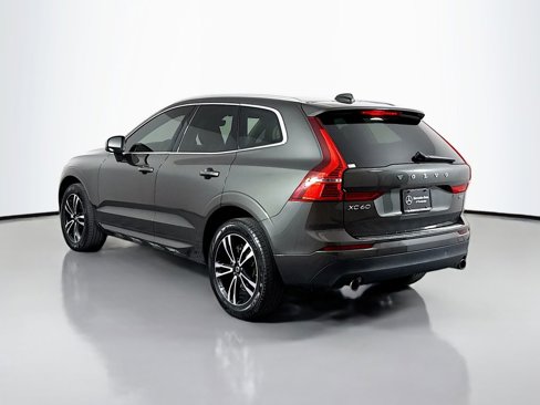 Used 2021 Volvo XC60 T5 Momentum w/ Premium Package image 5