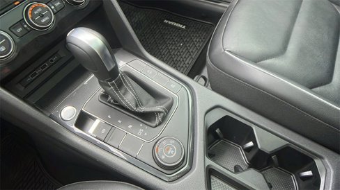 Used 2019 Volkswagen Tiguan SEL Premium R-Line image 31