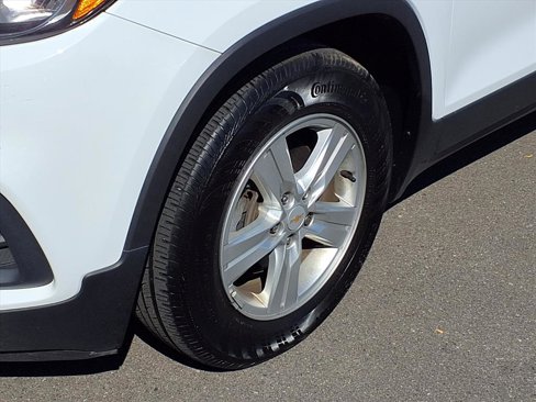 Used 2020 Chevrolet Trax LS image 23