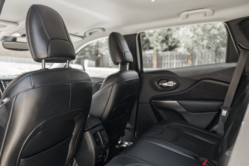Used 2020 Jeep Cherokee Limited image 24