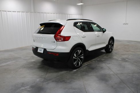 Used 2024 Volvo XC40 B5 Plus w/ Climate Package image 9