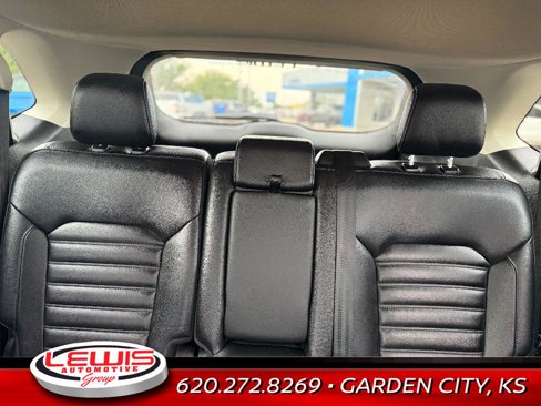 Used 2022 Ford Edge SEL w/ Convenience Package image 16