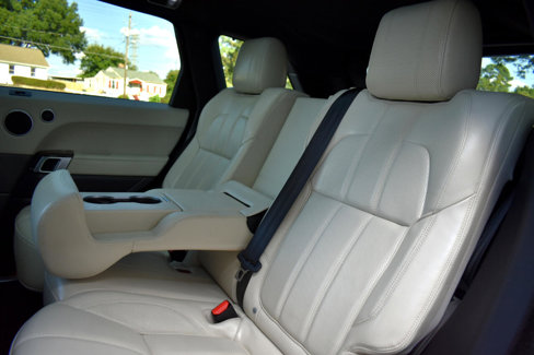 Used 2015 Land Rover Range Rover Sport HSE image 27