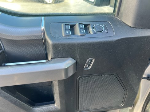 Used 2015 Ford F150 XLT w/ Equipment Group 301A Mid image 18