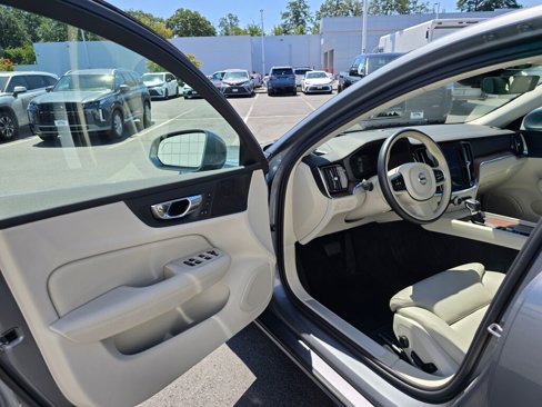 Used 2019 Volvo S60 T5 Inscription image 20