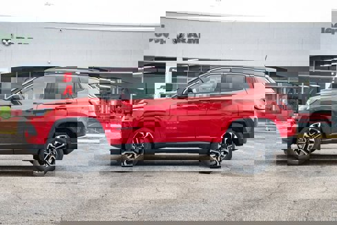 Used 2023 Jeep Compass Limited image 2