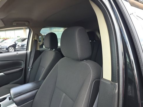 Used 2013 Ford Edge SE image 13