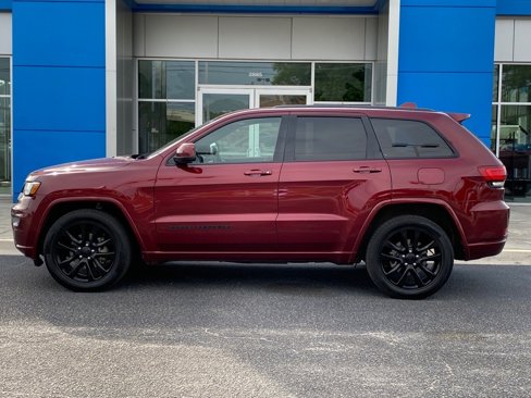 Used 2020 Jeep Grand Cherokee Altitude image 2