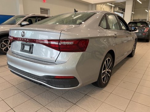 Used 2025 Volkswagen Jetta SE image 8