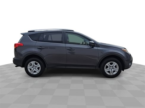 Used 2015 Toyota RAV4 LE image 9