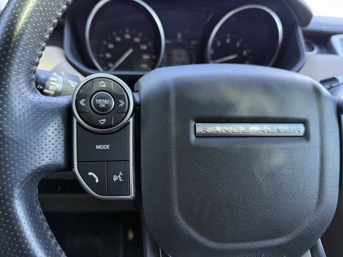 Used 2017 Land Rover Range Rover Sport SE image 16