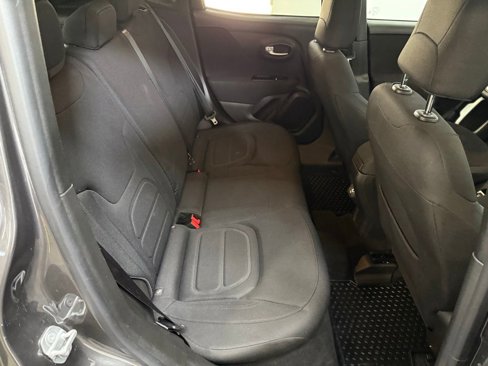 Used 2020 Jeep Renegade Latitude w/ Cold Weather Group image 36
