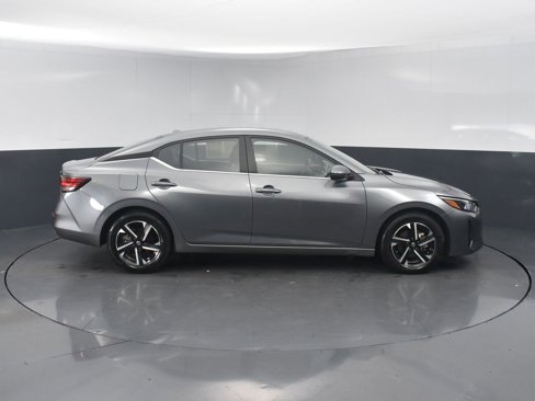 Used 2024 Nissan Sentra SV image 4