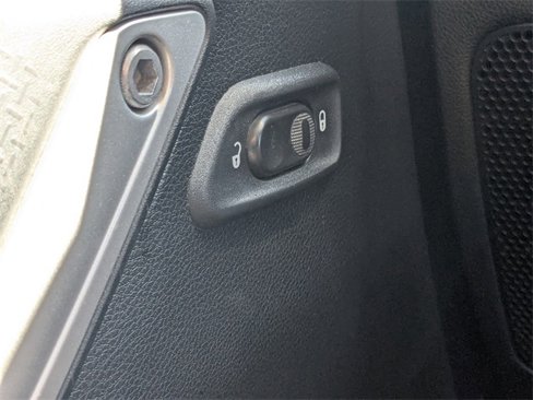 Used 2015 Jeep Wrangler Unlimited Sahara image 21