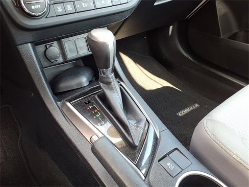 Used 2016 Toyota Corolla LE image 19