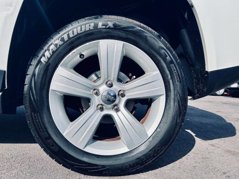 Used 2014 Jeep Compass Latitude w/ Sun/Sound Group image 38