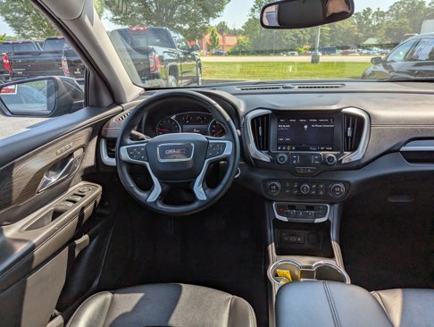 Used 2023 GMC Terrain SLT image 11