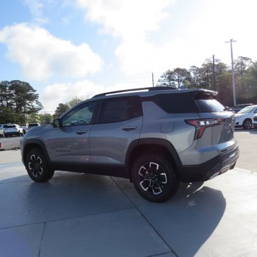 New 2025 Chevrolet Equinox ACTIV image 2
