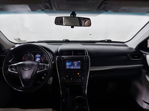 Used 2017 Toyota Camry SE image 12